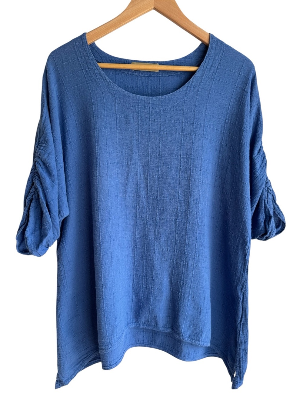 Ezze Wear 100% Cotton 1/2 Sleeve Top Sz L Blue Artsy Casual Shirt Relaxed Fit